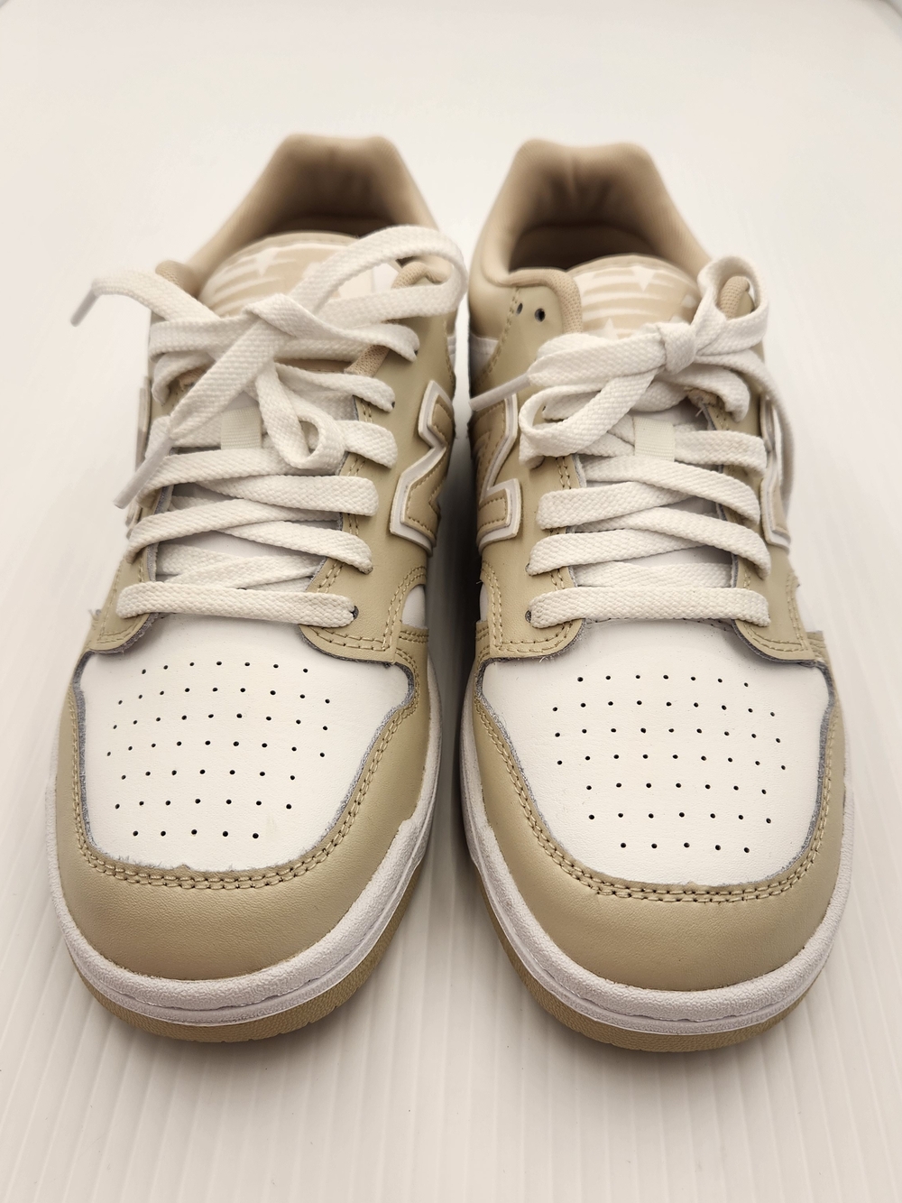 New Balance Men's White and Beige Low-Top Sneakers